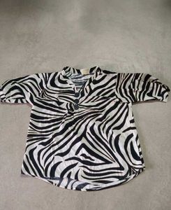 Stylish Zebra Print V-Neck Top