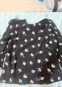 Chic Floral Print Black Blouse