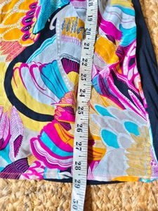 Vibrant Abstract Print Top Size M-L 38"-40"
