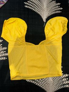 Butter yellow top