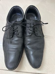 Khadims black formal shoes
