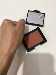 NARS Blush Compact shade - Shading brown
