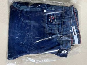 Brand New Unused Men's Stylsh Blue Flu Jeans 👖
