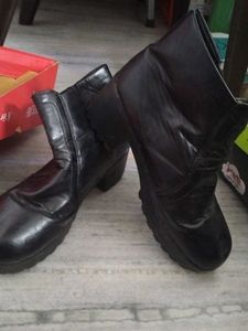 Chic Black Leather Boots