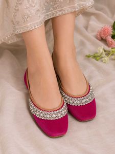 Embellished Fuchsia Juttis/Flats