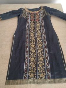 Aurelia Elegant Embroidered Kurti Set