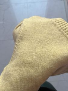 💛butter yellow V-Neck Knit Top 💛