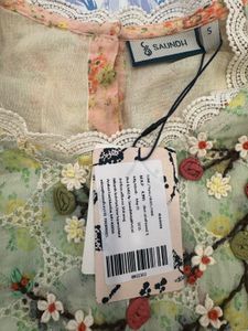 Saundh Brand New Top