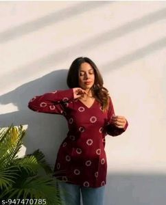 Maroon Printed V-Neck Kurta