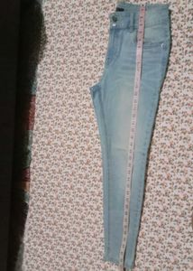 Light Wash Skinny Jeans