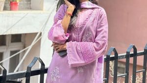 Elegant Pink Embroidered Kurta Set