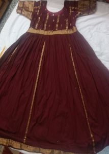 Border Gown Size Chota Bada Fitting Kara Sakte Hai