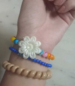 handmade Cute Beaded Bracelets with Flower CharmCo