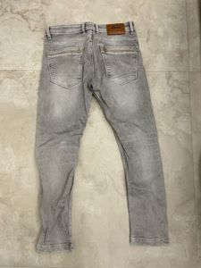 Men's Grey Distressed Jeans