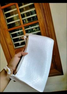 Hand bag / Sling ba