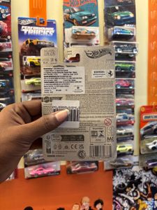Hot Wheels Ferrari LaFerrari Exotic Car