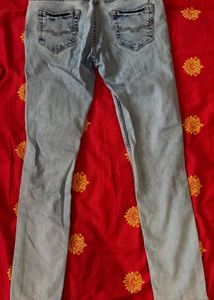 UMM Ripped blue jeans