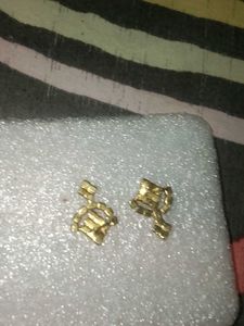 Small Sparkling Stud Earrings