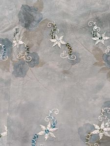 Floral Print Top With Light Ambroadary N Siquance