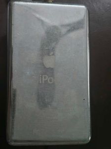 Apple iPod Classic 4th Gen - Silver with charger