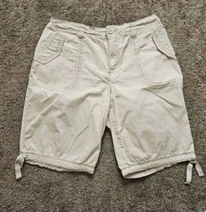 St. John's Bay women's khaki cargo shorts