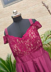 Elegant Lace &amp; Pleated Maxi Dress