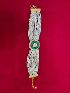Elegant Pearl & Emerald Bracelet