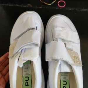sale Brand New Puma Shoe From London.