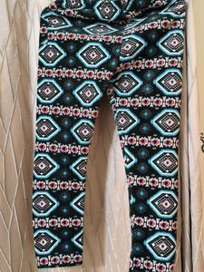 Patterned woolen Leggings