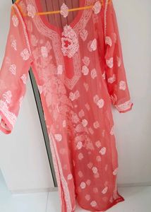 chikankari kurtas