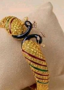 Stunning Peacock Bangle Set
