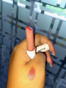 Zudio Click It Hi-Shine Lipstick, Creame Pretty 02