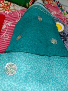 Beautiful Saree In Two Colour With Different Print