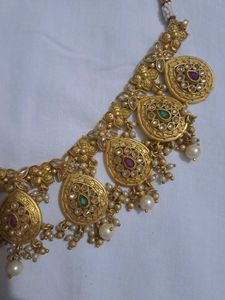 Premium Golden Neckpice And Mangtikka