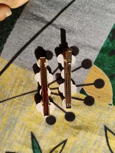 Elegant Black Clover &amp; Pearl Hair Clips