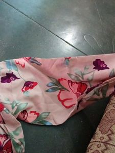 Chic Floral Smocked Cropped Top