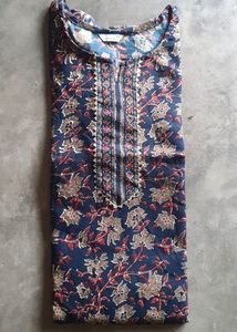 Women Stylish Kurti Set