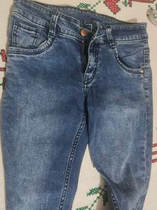 frayed hem denim jeans