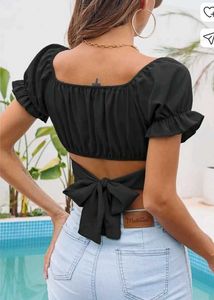 Chic Black Puff Sleeve Crop Top