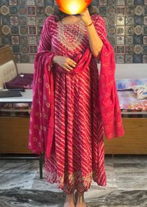 Anarkali Pink Kurta Set Embellishments