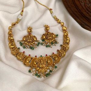 Intricate Gold Necklace &amp; Earring Set