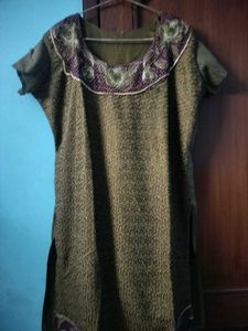 Beautiful Kurti With Embroidery 🪡