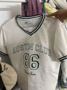 Cool , White Austin Club "86" T-shirt