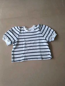 Chic Striped Cropped Tee