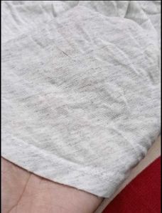 Comfortable Grey Graphic T-Shirt