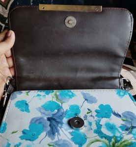 🤎 Chic Brown Handbag