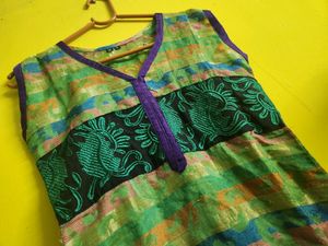 Sleevless Green Kurti