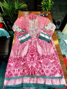 Elegant Pink Embroidered Kurta
