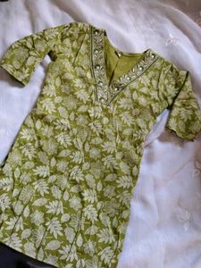 Leaf Print embroidery Kurti🌿