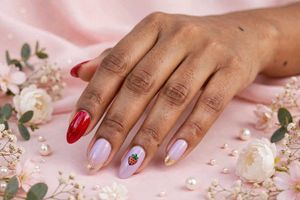 🍓 Handmade Strawberry Press-On Nails 🍓